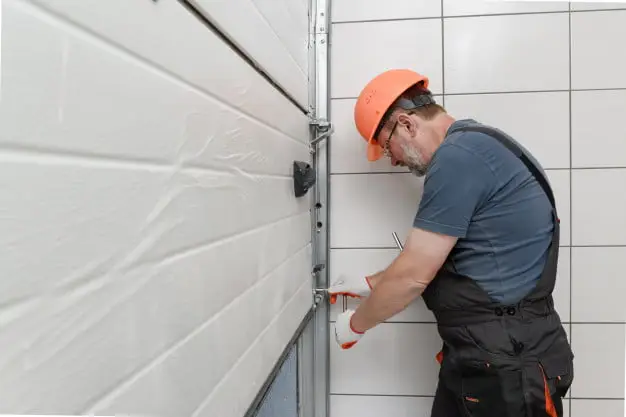 Tips To Keep In Mind When Hiring A Garage Door Repair Expert