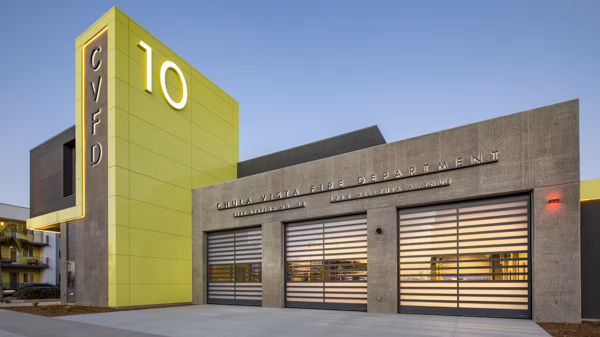 Speed-Guardian™ 5000 LP 42 Industrial Garage Door product image